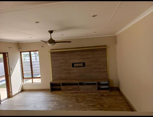 3 BEDROOM HOUSE FOR SALE IN FOURWAYS